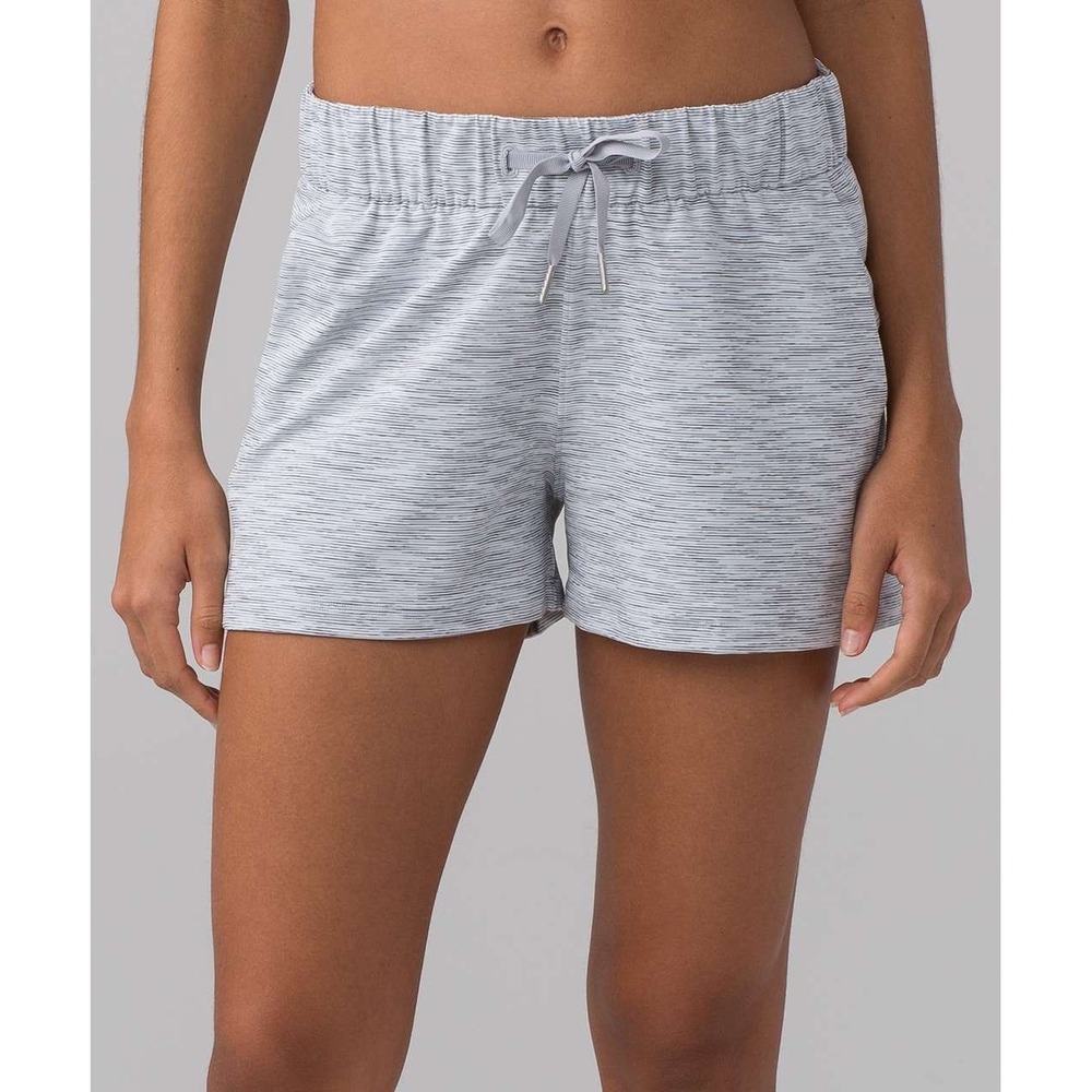 Lululemon On the Fly Shorts 6 Grey Athletic Workout Running Yoga Gym Travel